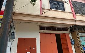 Oyo 93538 Millow Kost Near Gedung Rektorat Iain Parepare Pare-pare